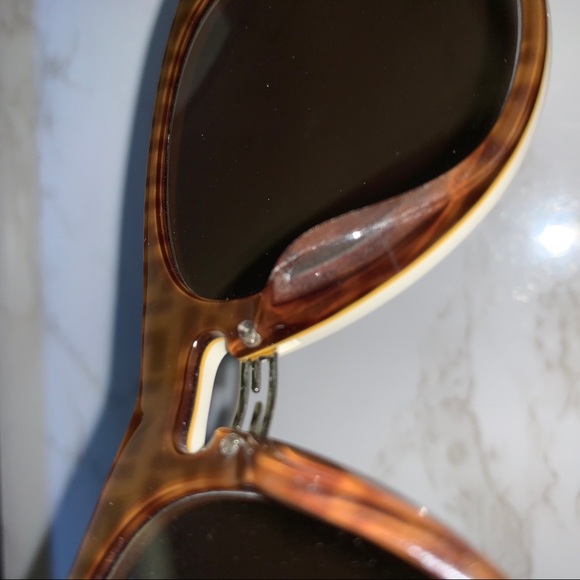 Fendi Aviator Style Sunglasses - Picture 11 of 16